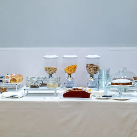 מלון Nsm Palace 4*