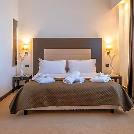 Western Palace فندق لوتشرا